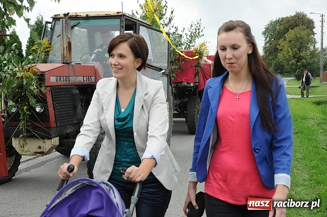 Zdjęcie w galerii na portalu naszraciborz.pl: Malutkie Łańce z długim barwnym korowodem wiadomości z regionu