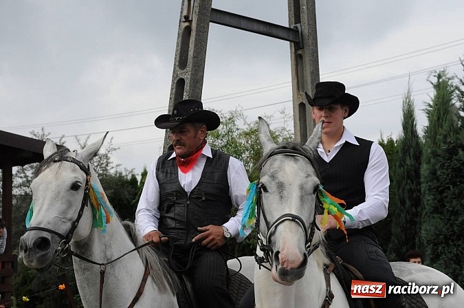 Zdjęcie w galerii na portalu naszraciborz.pl: Malutkie Łańce z długim barwnym korowodem wiadomości z regionu