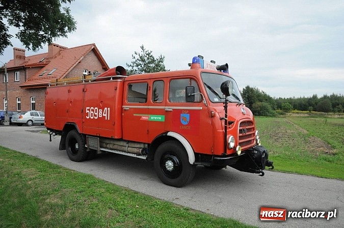 Zdjęcie w galerii na portalu naszraciborz.pl: Malutkie Łańce z długim barwnym korowodem wiadomości z regionu