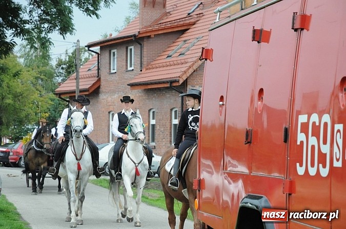 Zdjęcie w galerii na portalu naszraciborz.pl: Malutkie Łańce z długim barwnym korowodem wiadomości z regionu
