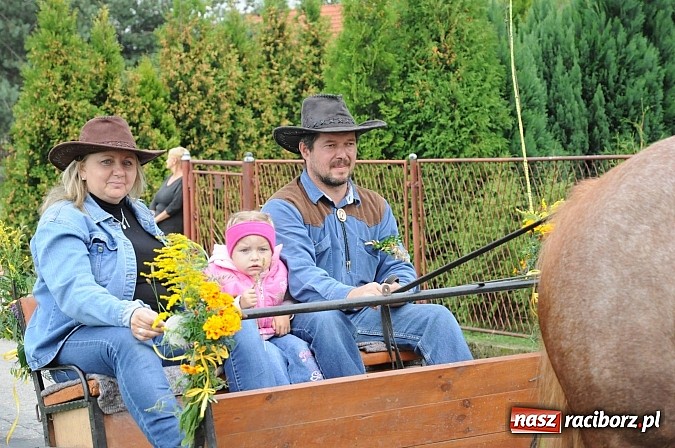 Zdjęcie w galerii na portalu naszraciborz.pl: Malutkie Łańce z długim barwnym korowodem wiadomości z regionu