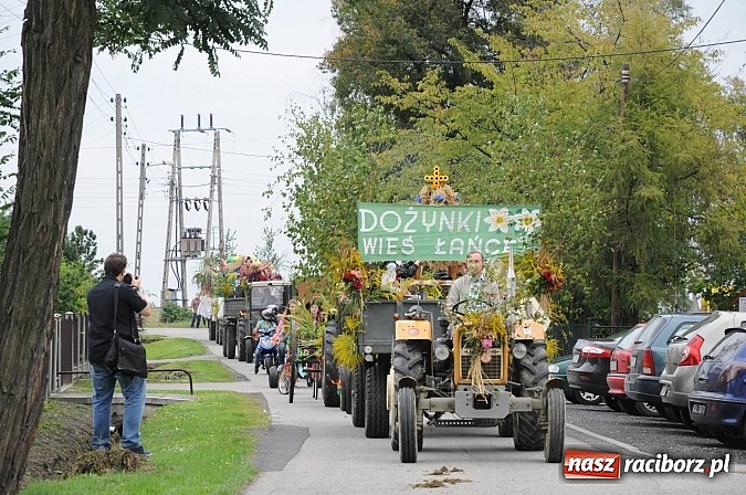 Zdjęcie w galerii na portalu naszraciborz.pl: Malutkie Łańce z długim barwnym korowodem wiadomości z regionu