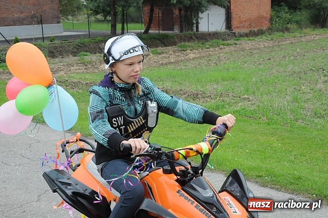 Zdjęcie w galerii na portalu naszraciborz.pl: Malutkie Łańce z długim barwnym korowodem wiadomości z regionu