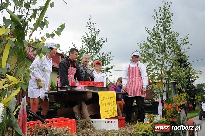 Zdjęcie w galerii na portalu naszraciborz.pl: Malutkie Łańce z długim barwnym korowodem wiadomości z regionu