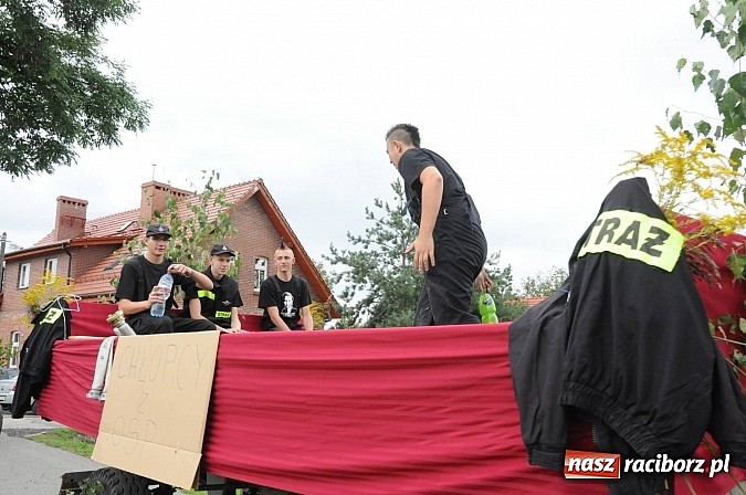 Zdjęcie w galerii na portalu naszraciborz.pl: Malutkie Łańce z długim barwnym korowodem wiadomości z regionu