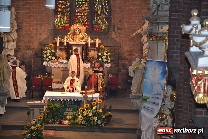Zdjęcie w galerii na portalu naszraciborz.pl: Diecezjalne dożynki diecezji gliwickiej w Rudach wiadomości z regionu