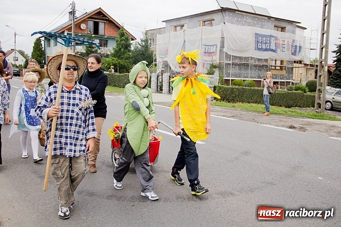 Zdjęcie w galerii na portalu naszraciborz.pl: Dożynki Sudół 2013. Wiejskie SPA z dojazdem do klienta wiadomości z regionu