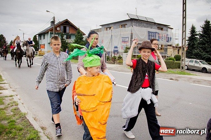 Zdjęcie w galerii na portalu naszraciborz.pl: Dożynki Sudół 2013. Wiejskie SPA z dojazdem do klienta wiadomości z regionu