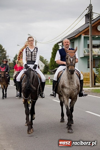 Zdjęcie w galerii na portalu naszraciborz.pl: Dożynki Sudół 2013. Wiejskie SPA z dojazdem do klienta wiadomości z regionu