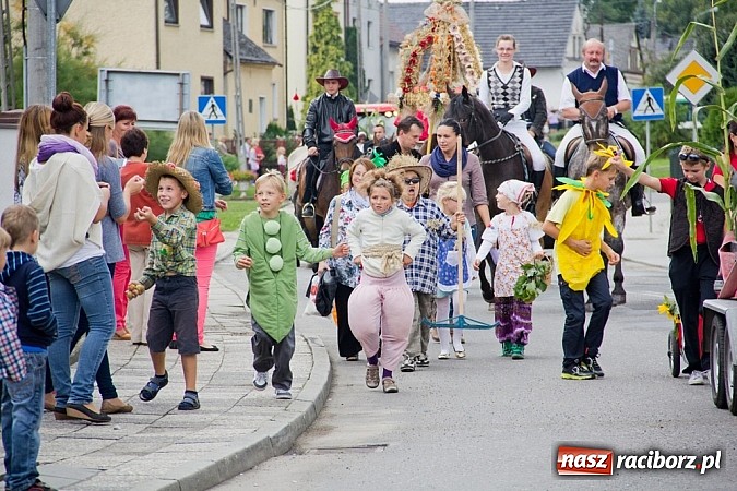 Zdjęcie w galerii na portalu naszraciborz.pl: Dożynki Sudół 2013. Wiejskie SPA z dojazdem do klienta wiadomości z regionu