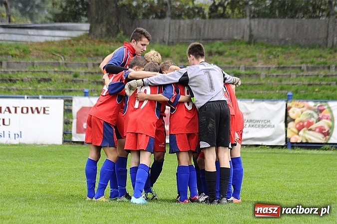 Zdjęcie w galerii na portalu naszraciborz.pl: Krzanowice wygrywają w juniorskim hicie wiadomości z regionu