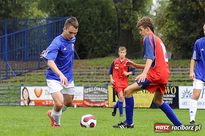 Zdjęcie w galerii na portalu naszraciborz.pl: Krzanowice wygrywają w juniorskim hicie wiadomości z regionu