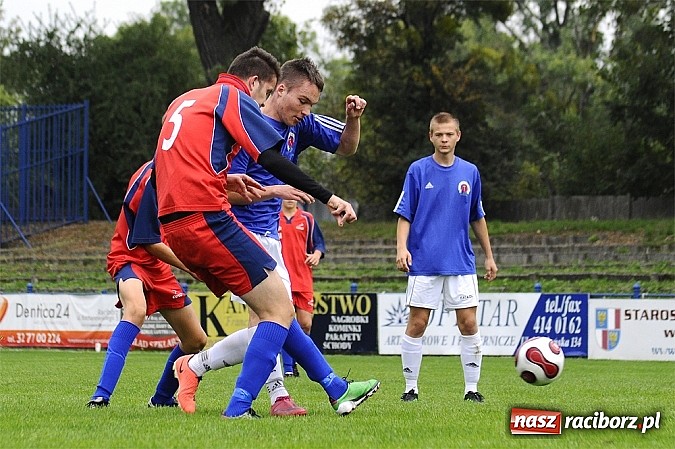 Zdjęcie w galerii na portalu naszraciborz.pl: Krzanowice wygrywają w juniorskim hicie wiadomości z regionu