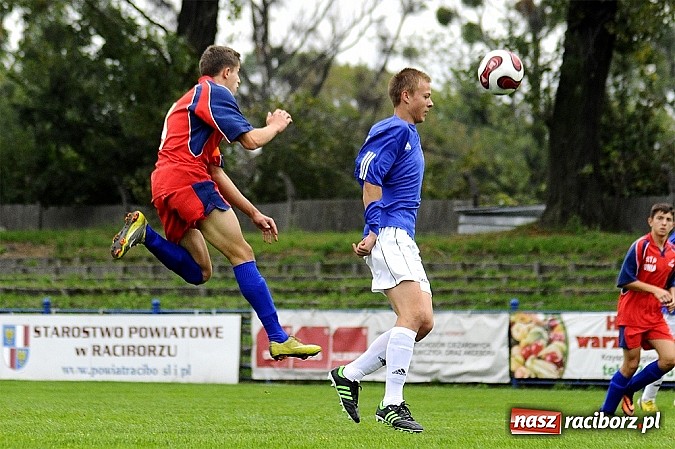 Zdjęcie w galerii na portalu naszraciborz.pl: Krzanowice wygrywają w juniorskim hicie wiadomości z regionu