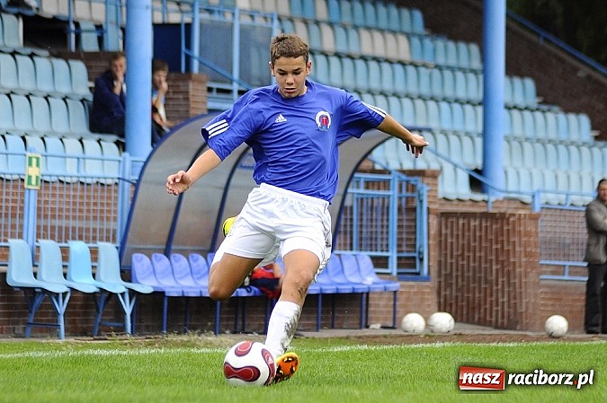 Zdjęcie w galerii na portalu naszraciborz.pl: Krzanowice wygrywają w juniorskim hicie wiadomości z regionu