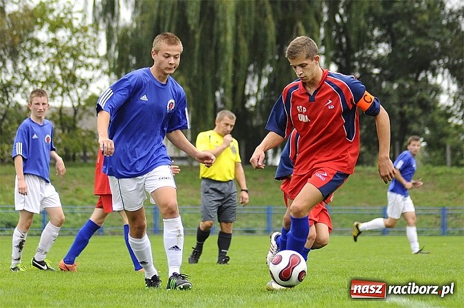 Zdjęcie w galerii na portalu naszraciborz.pl: Krzanowice wygrywają w juniorskim hicie wiadomości z regionu