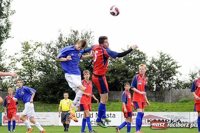 Zdjęcie w galerii na portalu naszraciborz.pl: Krzanowice wygrywają w juniorskim hicie wiadomości z regionu