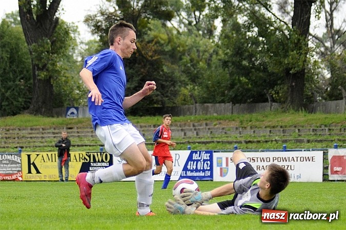 Zdjęcie w galerii na portalu naszraciborz.pl: Krzanowice wygrywają w juniorskim hicie wiadomości z regionu