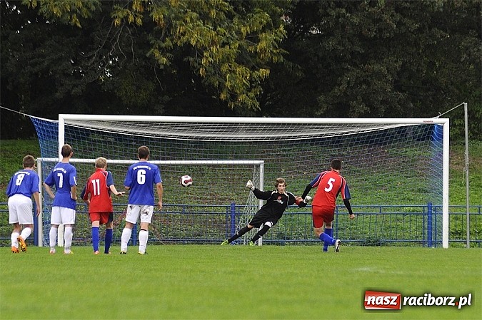 Zdjęcie w galerii na portalu naszraciborz.pl: Krzanowice wygrywają w juniorskim hicie wiadomości z regionu