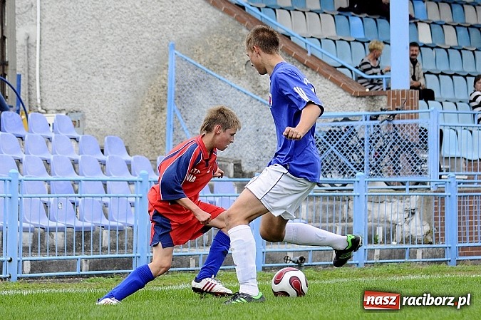 Zdjęcie w galerii na portalu naszraciborz.pl: Krzanowice wygrywają w juniorskim hicie wiadomości z regionu