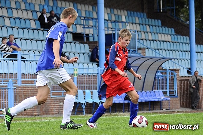 Zdjęcie w galerii na portalu naszraciborz.pl: Krzanowice wygrywają w juniorskim hicie wiadomości z regionu