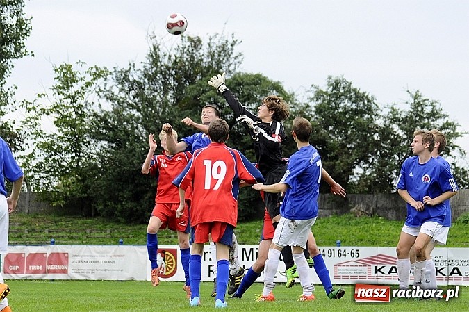 Zdjęcie w galerii na portalu naszraciborz.pl: Krzanowice wygrywają w juniorskim hicie wiadomości z regionu