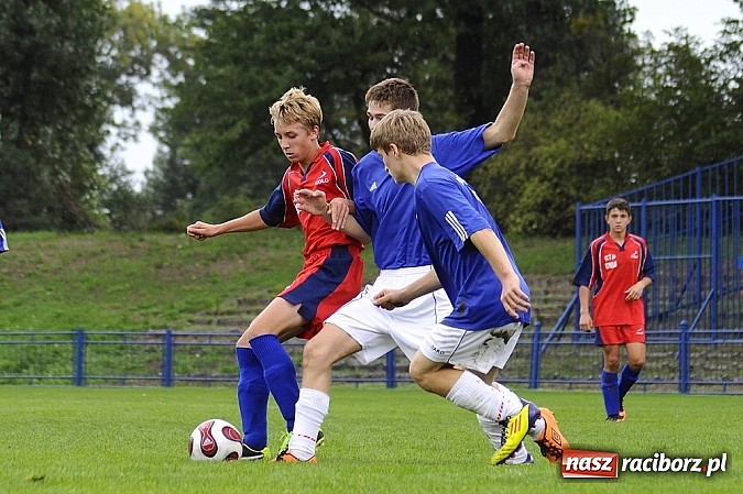 Zdjęcie w galerii na portalu naszraciborz.pl: Krzanowice wygrywają w juniorskim hicie wiadomości z regionu