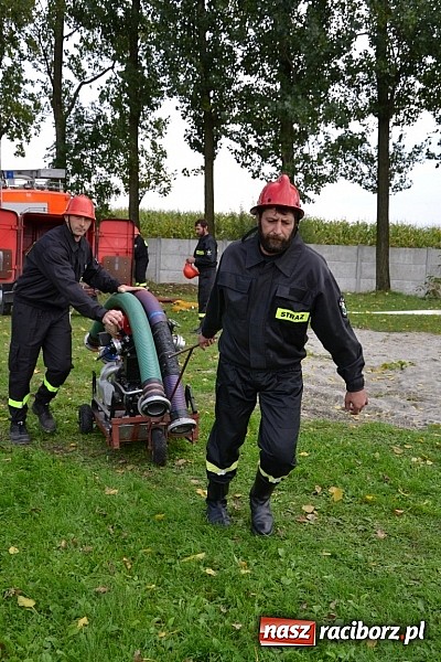 Zdjęcie w galerii na portalu naszraciborz.pl: Roszków mistrzem. Druhowie seniorzy wykręcili niezłe czasy wiadomości z regionu
