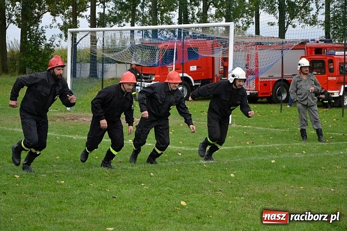 Zdjęcie w galerii na portalu naszraciborz.pl: Roszków mistrzem. Druhowie seniorzy wykręcili niezłe czasy wiadomości z regionu