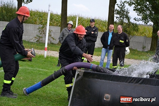 Zdjęcie w galerii na portalu naszraciborz.pl: Roszków mistrzem. Druhowie seniorzy wykręcili niezłe czasy wiadomości z regionu