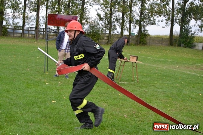 Zdjęcie w galerii na portalu naszraciborz.pl: Roszków mistrzem. Druhowie seniorzy wykręcili niezłe czasy wiadomości z regionu