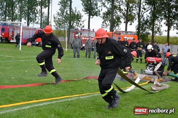 Zdjęcie w galerii na portalu naszraciborz.pl: Roszków mistrzem. Druhowie seniorzy wykręcili niezłe czasy wiadomości z regionu