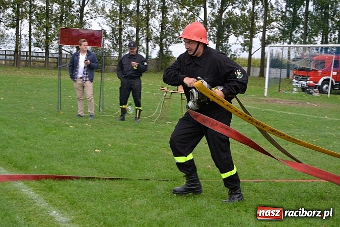 Zdjęcie w galerii na portalu naszraciborz.pl: Roszków mistrzem. Druhowie seniorzy wykręcili niezłe czasy wiadomości z regionu
