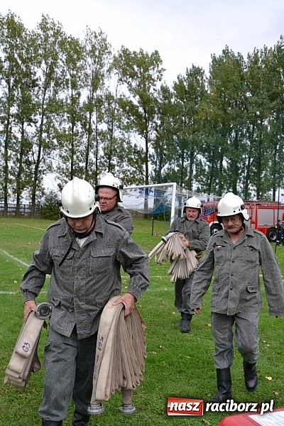 Zdjęcie w galerii na portalu naszraciborz.pl: Roszków mistrzem. Druhowie seniorzy wykręcili niezłe czasy wiadomości z regionu