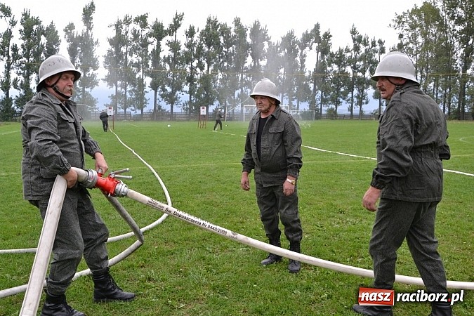 Zdjęcie w galerii na portalu naszraciborz.pl: Roszków mistrzem. Druhowie seniorzy wykręcili niezłe czasy wiadomości z regionu