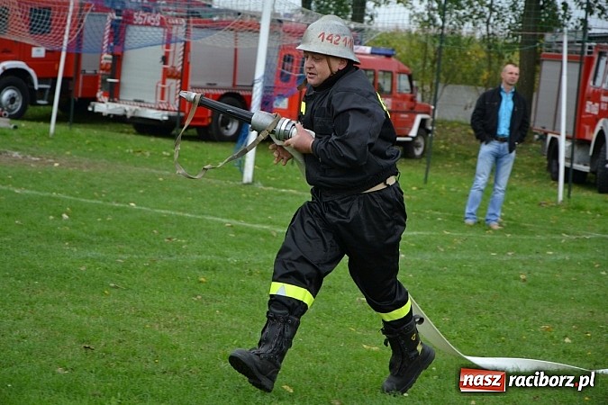 Zdjęcie w galerii na portalu naszraciborz.pl: Roszków mistrzem. Druhowie seniorzy wykręcili niezłe czasy wiadomości z regionu