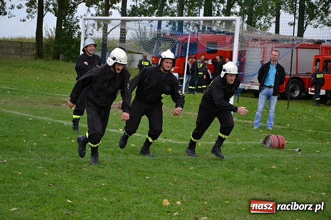 Zdjęcie w galerii na portalu naszraciborz.pl: Roszków mistrzem. Druhowie seniorzy wykręcili niezłe czasy wiadomości z regionu