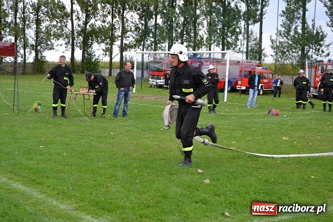 Zdjęcie w galerii na portalu naszraciborz.pl: Roszków mistrzem. Druhowie seniorzy wykręcili niezłe czasy wiadomości z regionu