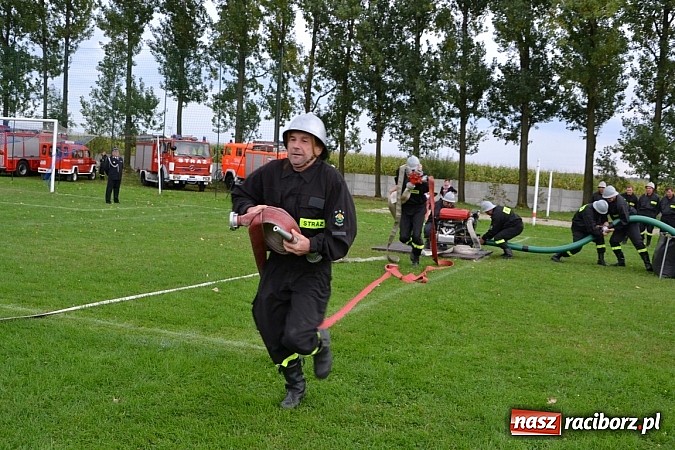 Zdjęcie w galerii na portalu naszraciborz.pl: Roszków mistrzem. Druhowie seniorzy wykręcili niezłe czasy wiadomości z regionu