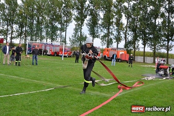 Zdjęcie w galerii na portalu naszraciborz.pl: Roszków mistrzem. Druhowie seniorzy wykręcili niezłe czasy wiadomości z regionu