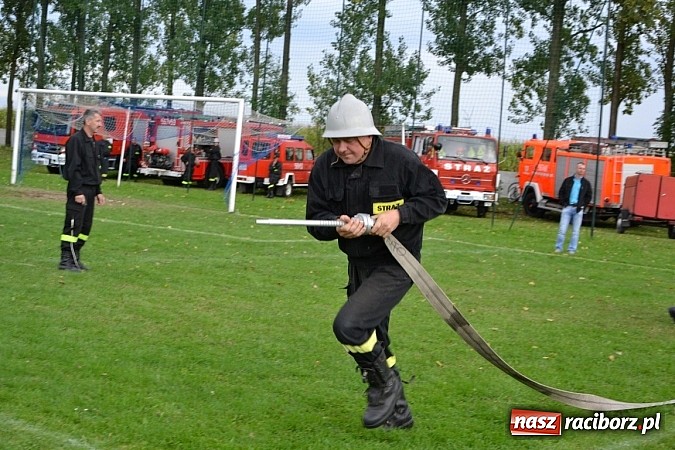 Zdjęcie w galerii na portalu naszraciborz.pl: Roszków mistrzem. Druhowie seniorzy wykręcili niezłe czasy wiadomości z regionu