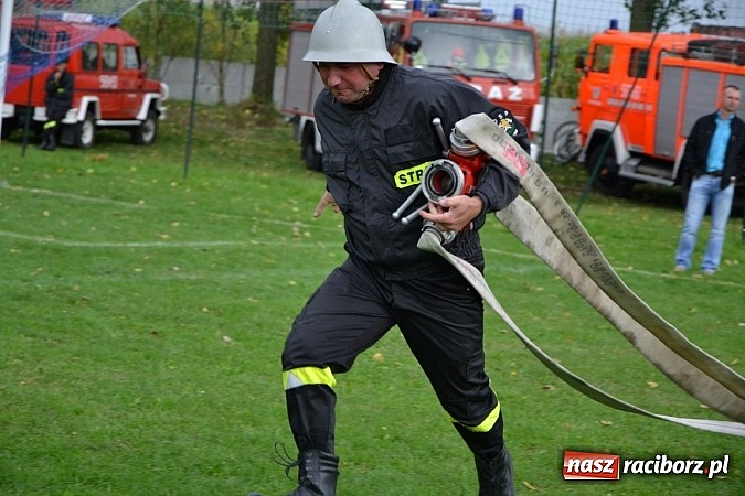 Zdjęcie w galerii na portalu naszraciborz.pl: Roszków mistrzem. Druhowie seniorzy wykręcili niezłe czasy wiadomości z regionu