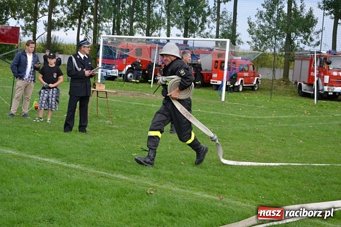 Zdjęcie w galerii na portalu naszraciborz.pl: Roszków mistrzem. Druhowie seniorzy wykręcili niezłe czasy wiadomości z regionu