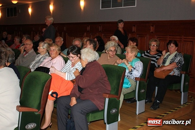 Zdjęcie w galerii na portalu naszraciborz.pl: Tłumy seniorów na kongresie w RCK wiadomości z regionu
