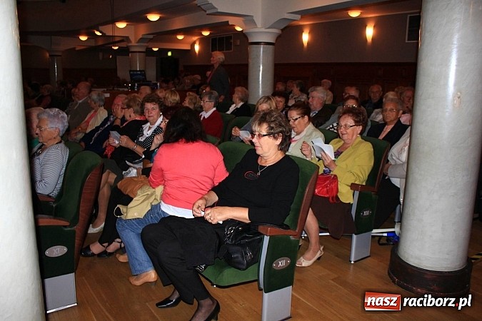 Zdjęcie w galerii na portalu naszraciborz.pl: Tłumy seniorów na kongresie w RCK wiadomości z regionu