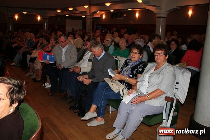 Zdjęcie w galerii na portalu naszraciborz.pl: Tłumy seniorów na kongresie w RCK wiadomości z regionu