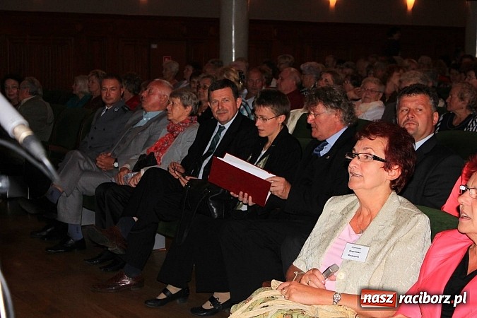 Zdjęcie w galerii na portalu naszraciborz.pl: Tłumy seniorów na kongresie w RCK wiadomości z regionu