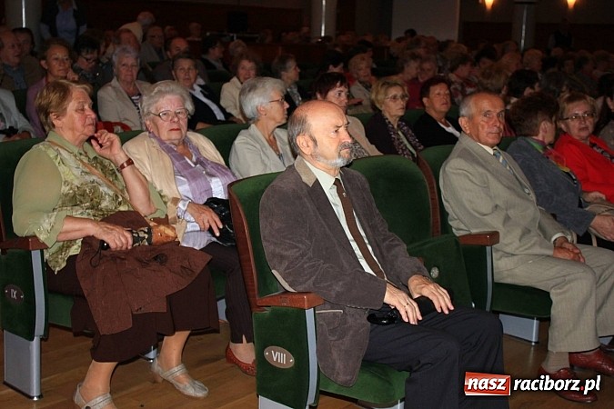 Zdjęcie w galerii na portalu naszraciborz.pl: Tłumy seniorów na kongresie w RCK wiadomości z regionu