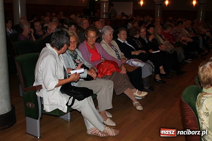 Zdjęcie w galerii na portalu naszraciborz.pl: Tłumy seniorów na kongresie w RCK wiadomości z regionu