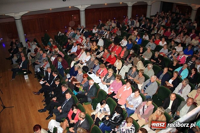 Zdjęcie w galerii na portalu naszraciborz.pl: Tłumy seniorów na kongresie w RCK wiadomości z regionu